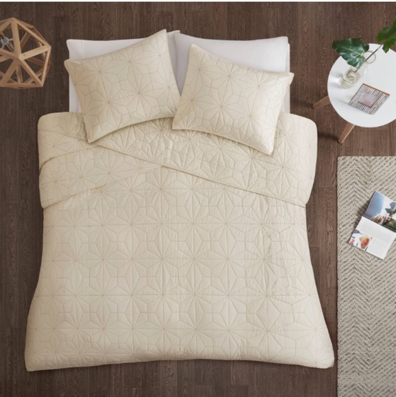 Urban Habitat Caden 3Pc. King/Cal King Coverlet S - Picture 2 of 8